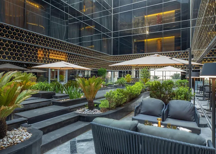 Alrayyan Hotel Doha, Curio Collection By Hilton