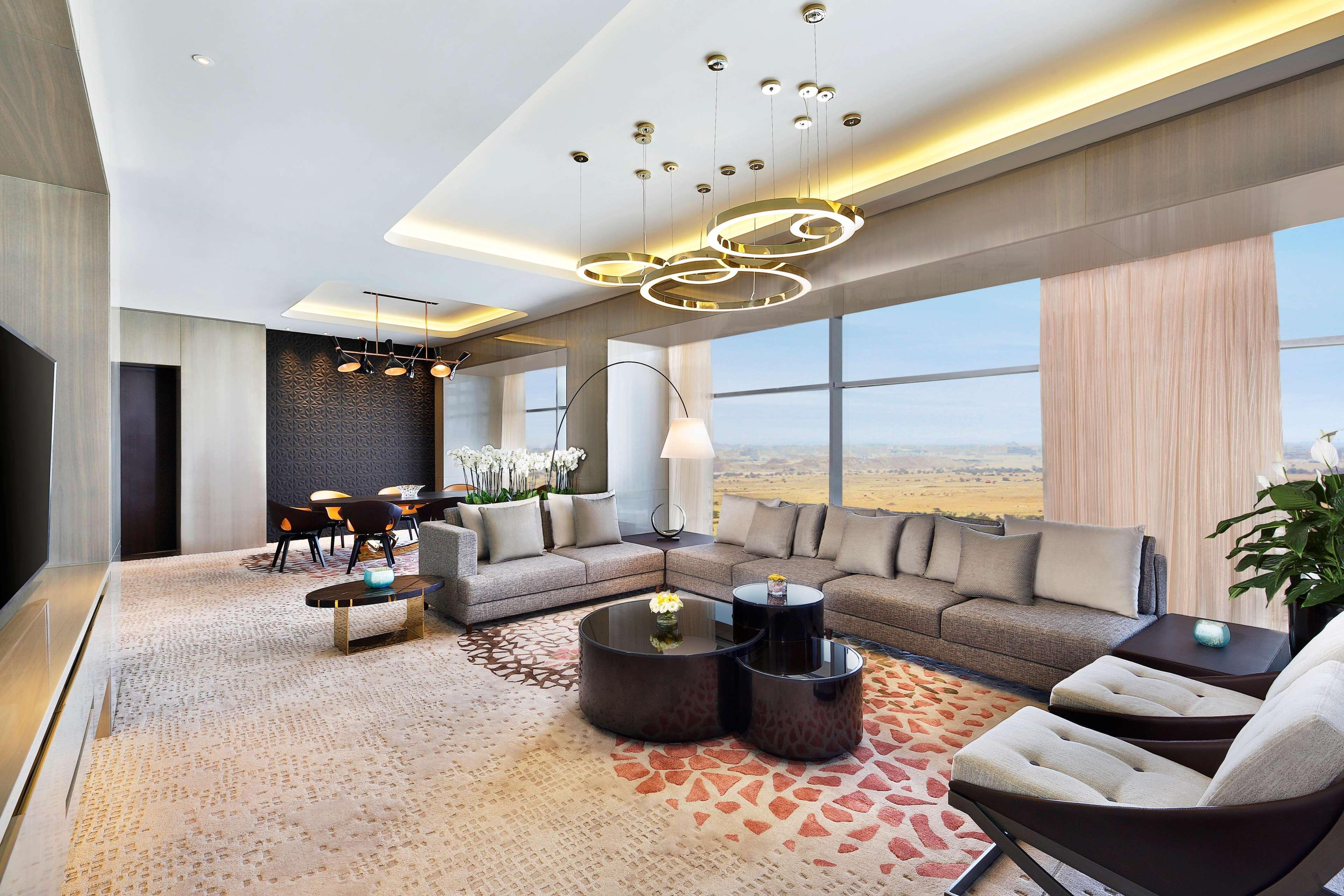Alrayyan Doha, Curio Collection By Hilton 5*