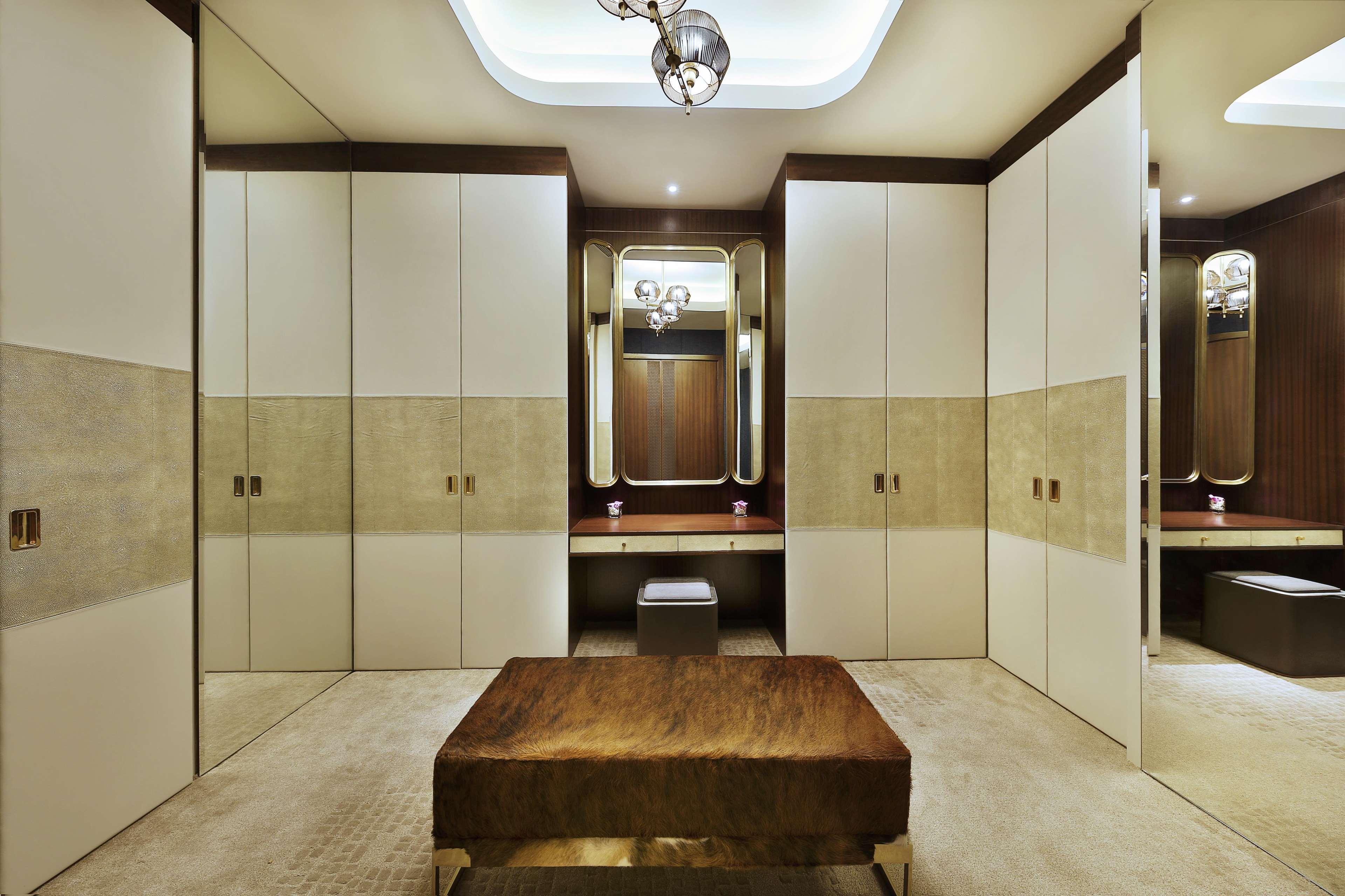 Hotel Alrayyan Doha, Curio Collection By Hilton
