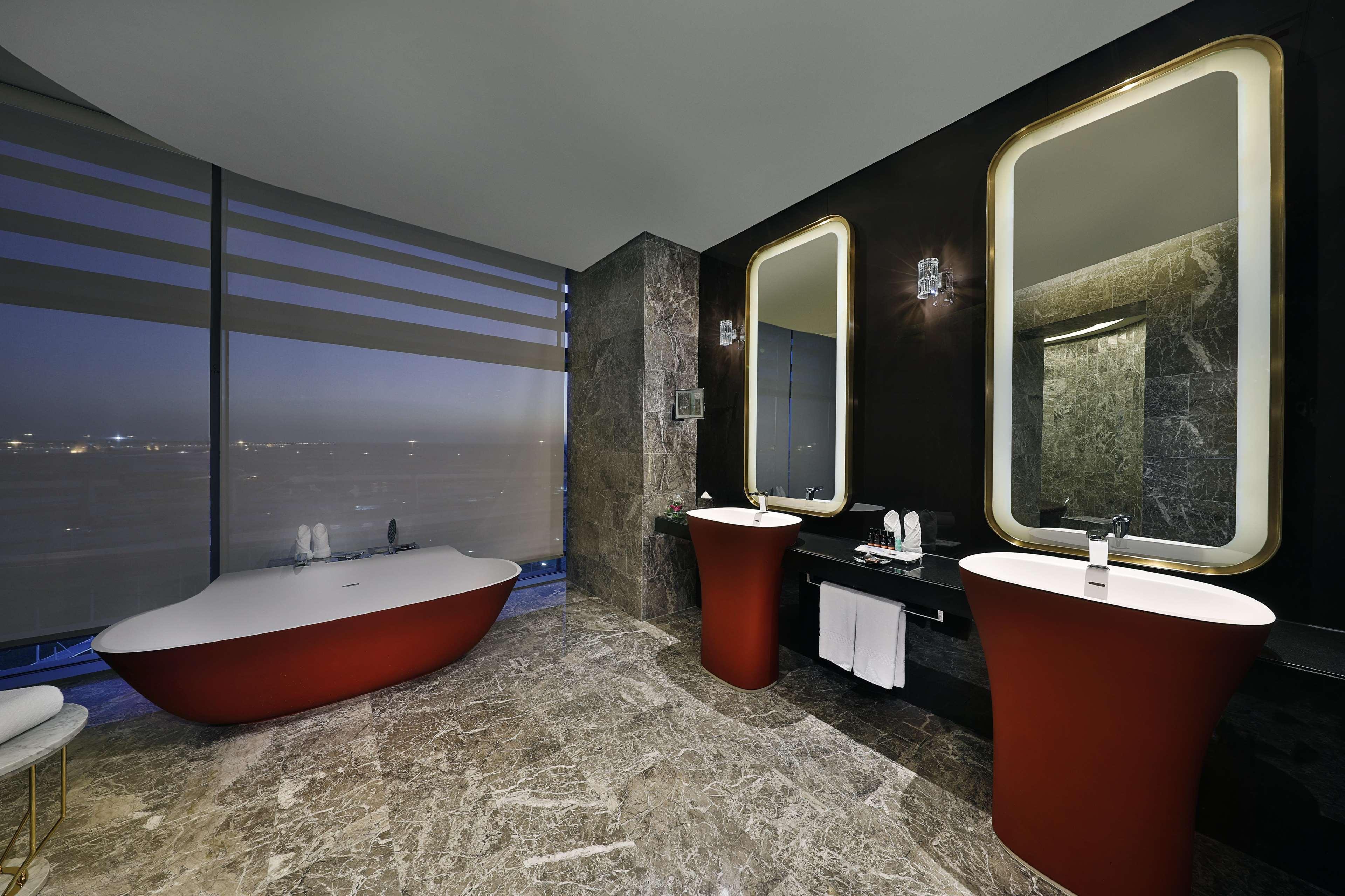 Hotel Alrayyan Doha, Curio Collection By Hilton