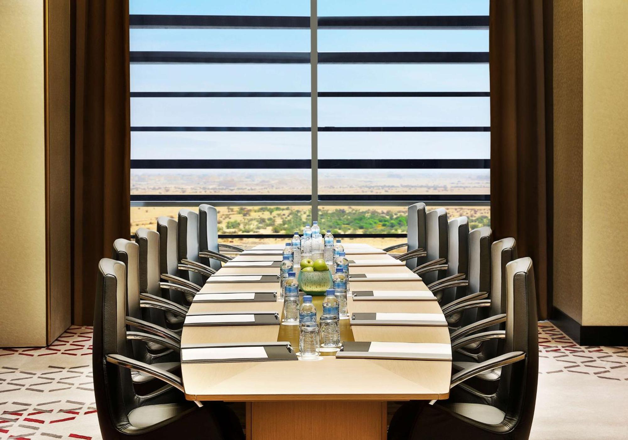 Hotel Alrayyan Doha, Curio Collection By Hilton Doha