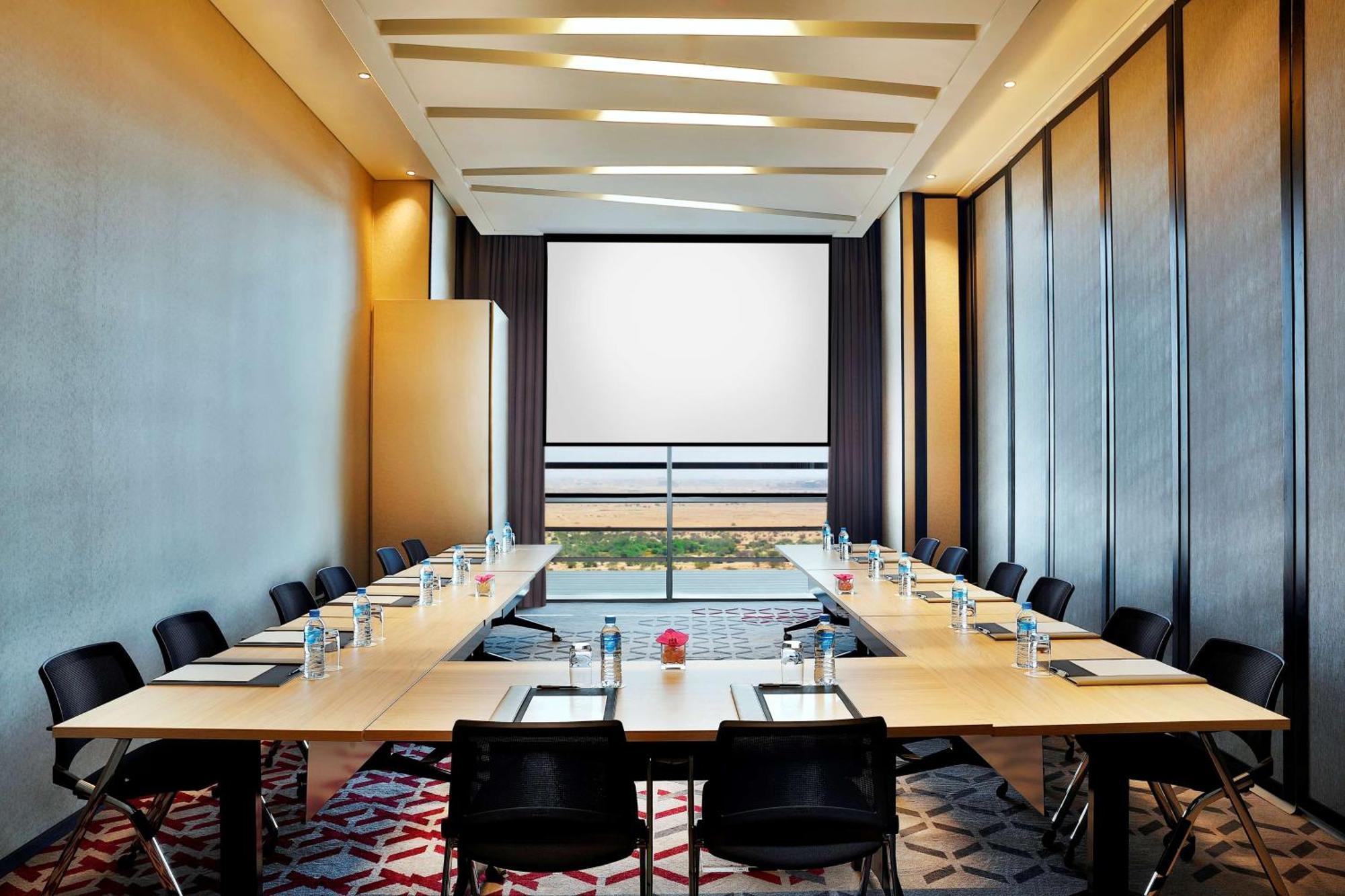 Alrayyan Doha, Curio Collection By Hilton Hotel Doha