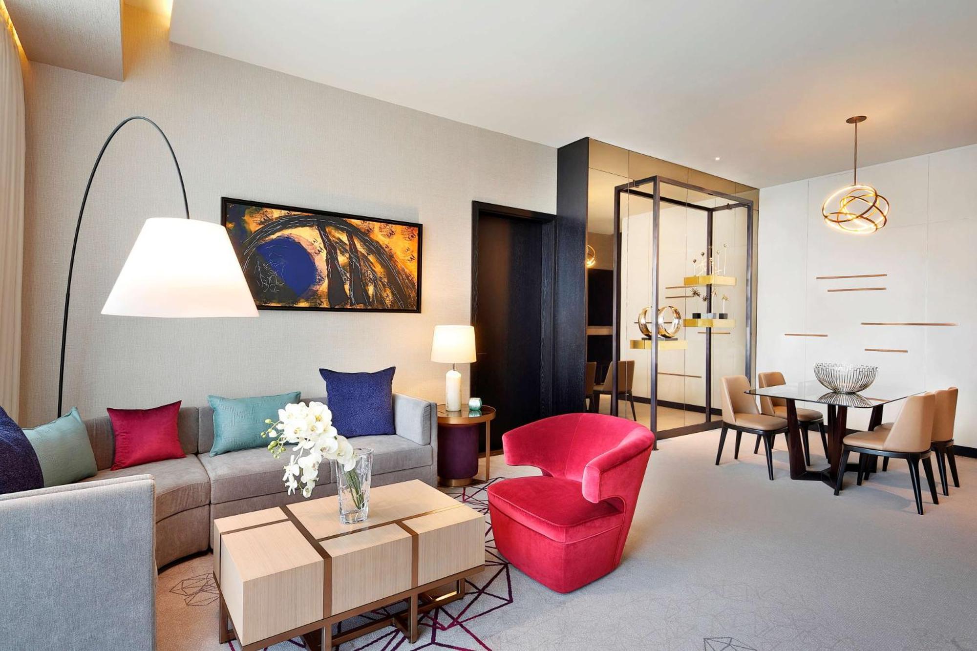 Hotel Alrayyan Doha, Curio Collection By Hilton