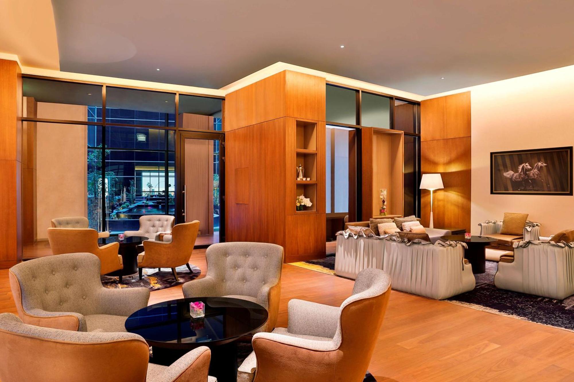 Hotel Alrayyan Doha, Curio Collection By Hilton