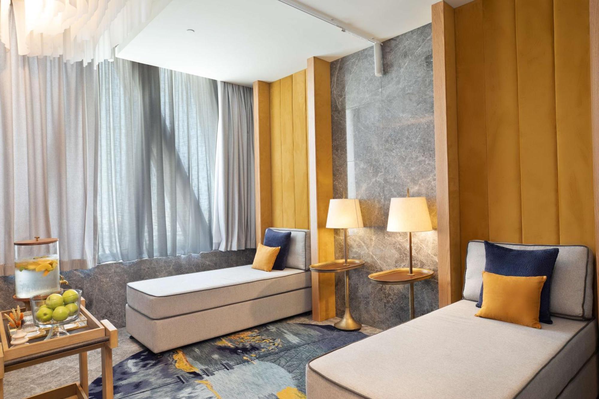 Alrayyan Doha, Curio Collection By Hilton